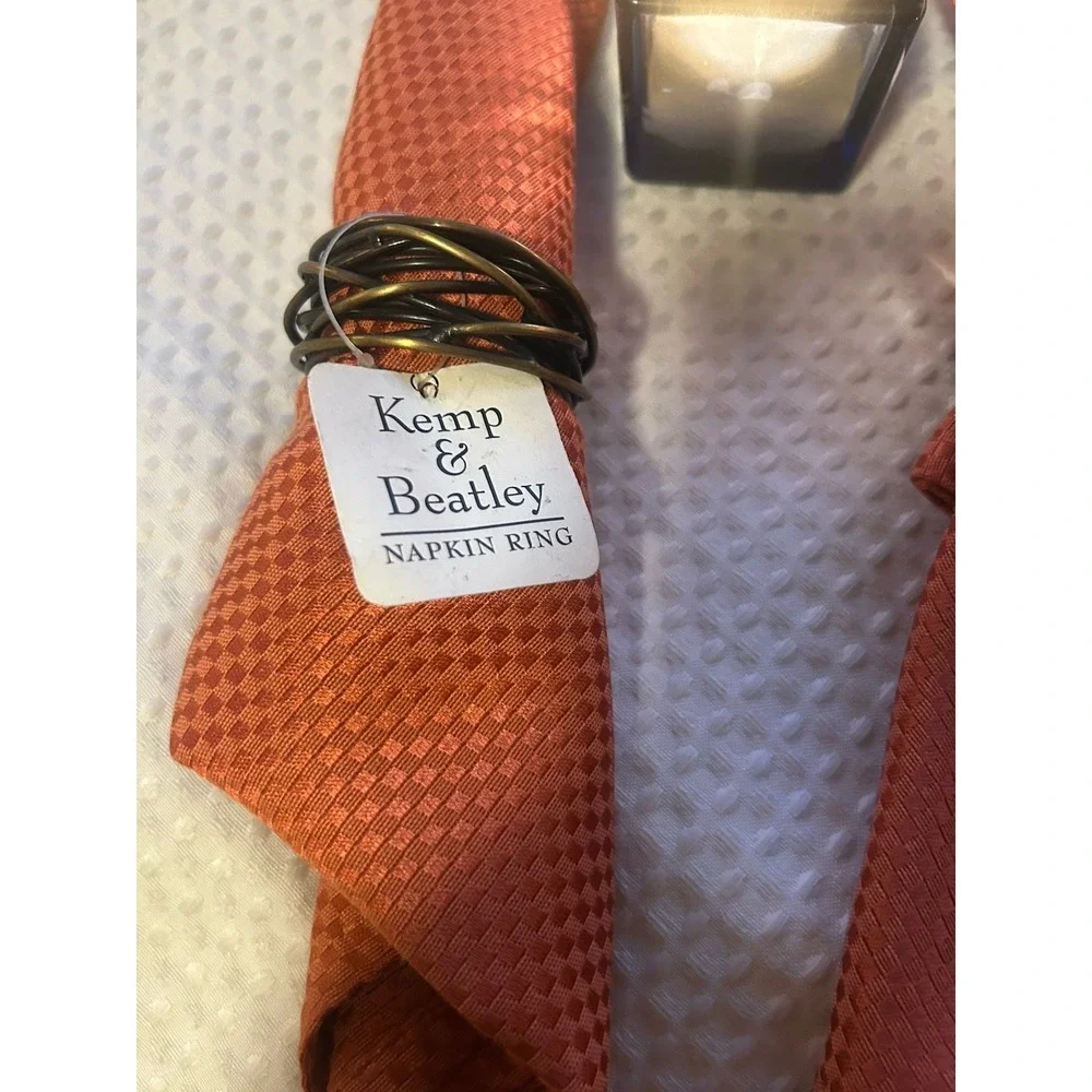 Kemp & Beatley Twisted Wire NEW - Brass Napkin Rings Set Of 2 Plus Cloth Napkins